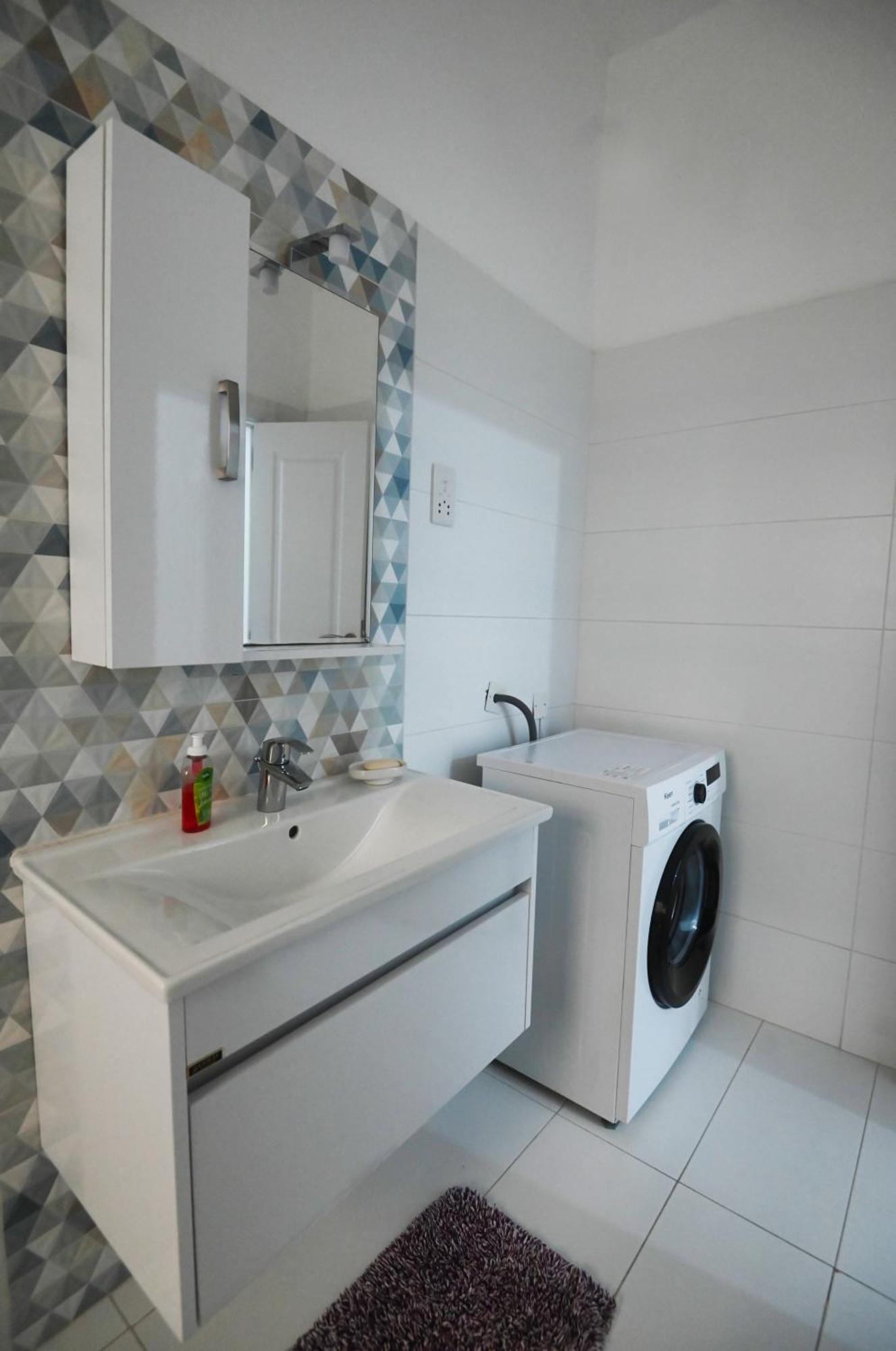Sunset Court Self Catering Sea View Apartment Ghajnsielem